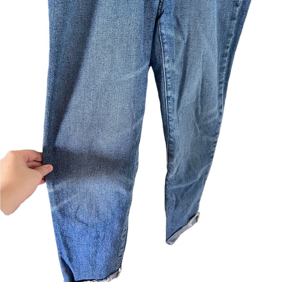 Hollister Ultra High Rise Mom Jean Paperbag Waist size 3R - Picture 3 of 9